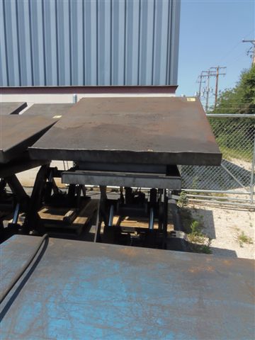 4000 LB PENTALIFT HYDRAULIC LIFT TABLE, 50" X 50" PLATFORM, LIFT AND TILT