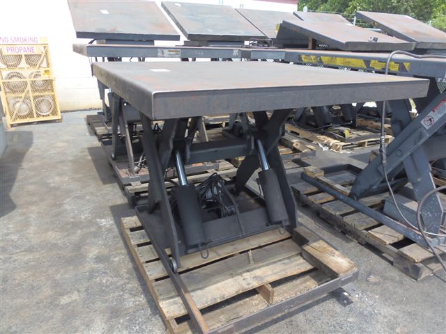 4000 LB PENTALIFT HYDRAULIC LIFT TABLE, 50" X 50" PLATFORM, 2005