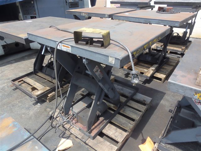 4000 LB PENTALIFT HYDRAULIC LIFT TABLE, 50" X 50" PLATFORM, 2005