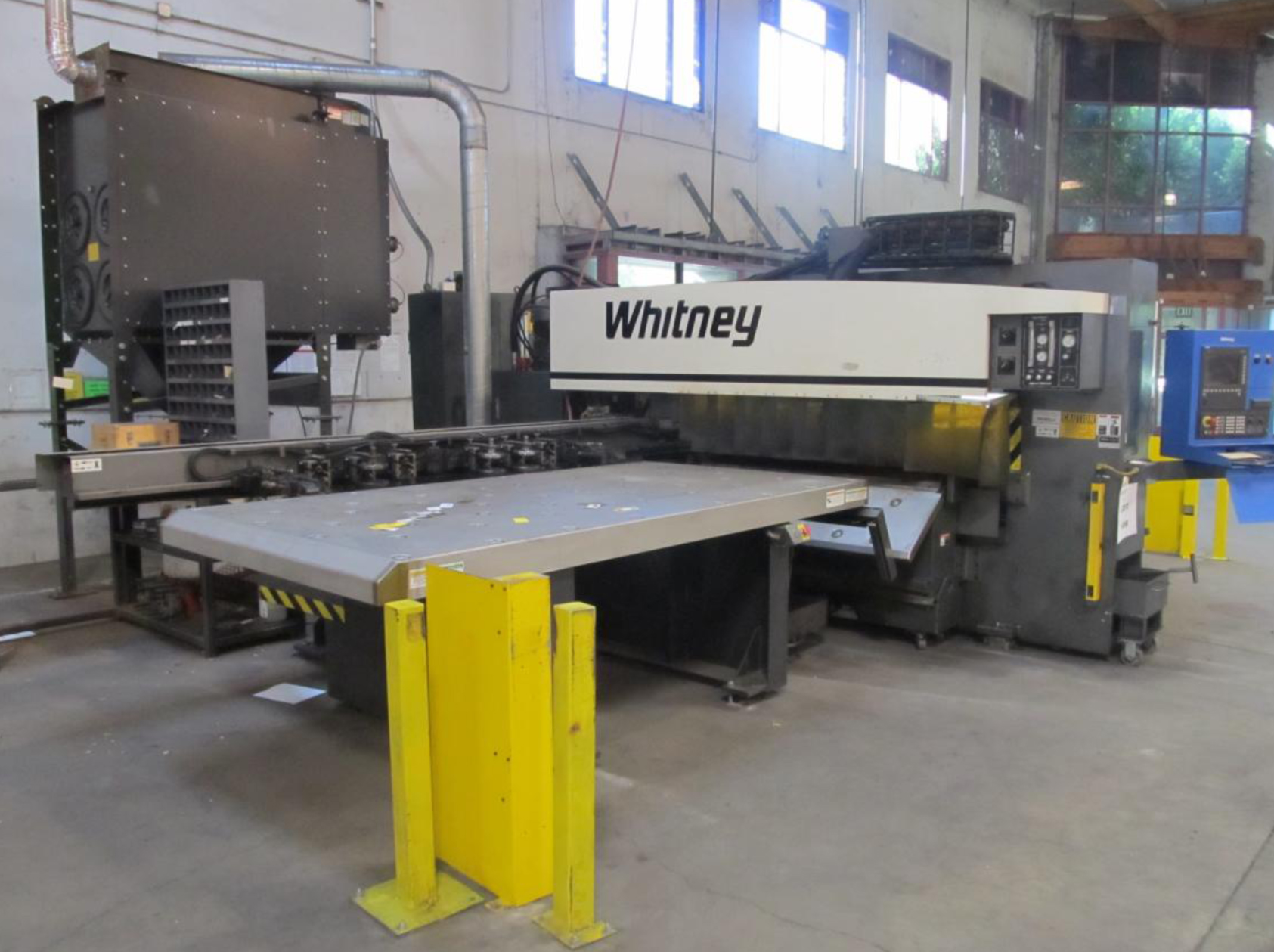 40 TON WHITNEY 3400XP PUNCH/PLASMA WITH LOADER, 60" X 140", SIEMENS SINUMERIC CNC CONTROL, 9 STATION TOOL CHANGER, 3O TOOLS, HYPERTHERM HT2000 PLASMA, 2006
