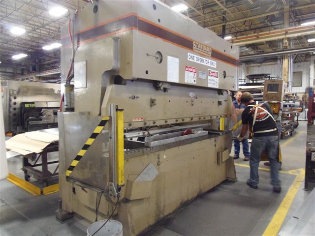 120 TON X 10' STANDARD INDUSTRIAL HYDRAULIC PRESS BRAKE, AUTO GAUGE 2000, FLUSH FLOOR, 15 HP, 1998