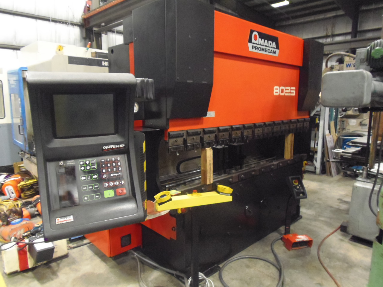 88 TON AMADA HFBO8025, 8 AXIS CNC, 6 AXIS B.G., 100" O.A., 83" B.H., NEW 1999