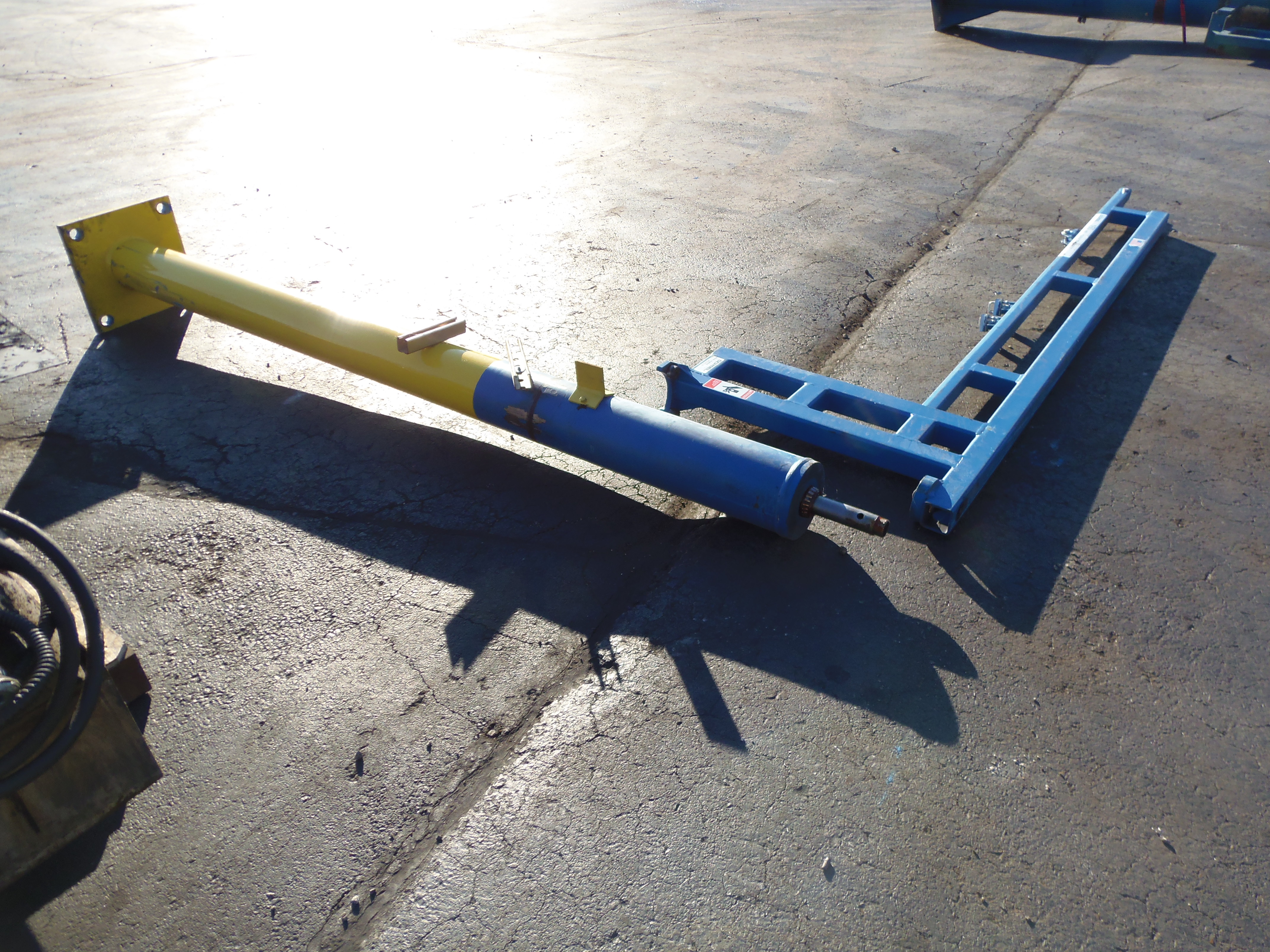 150lb CAPACITY GORBEL JIB CRANE, 7' LONG, 8'6" UNDER RAIL, 7" DIAMETER POST
