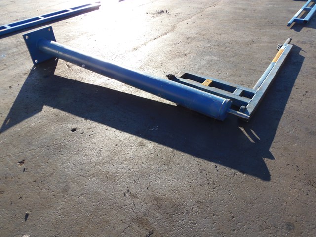 100lb CAPACITY GORBEL JIB CRANE, 5' LONG, 8'6" UNDER RAIL, 7" DIAMETER POST