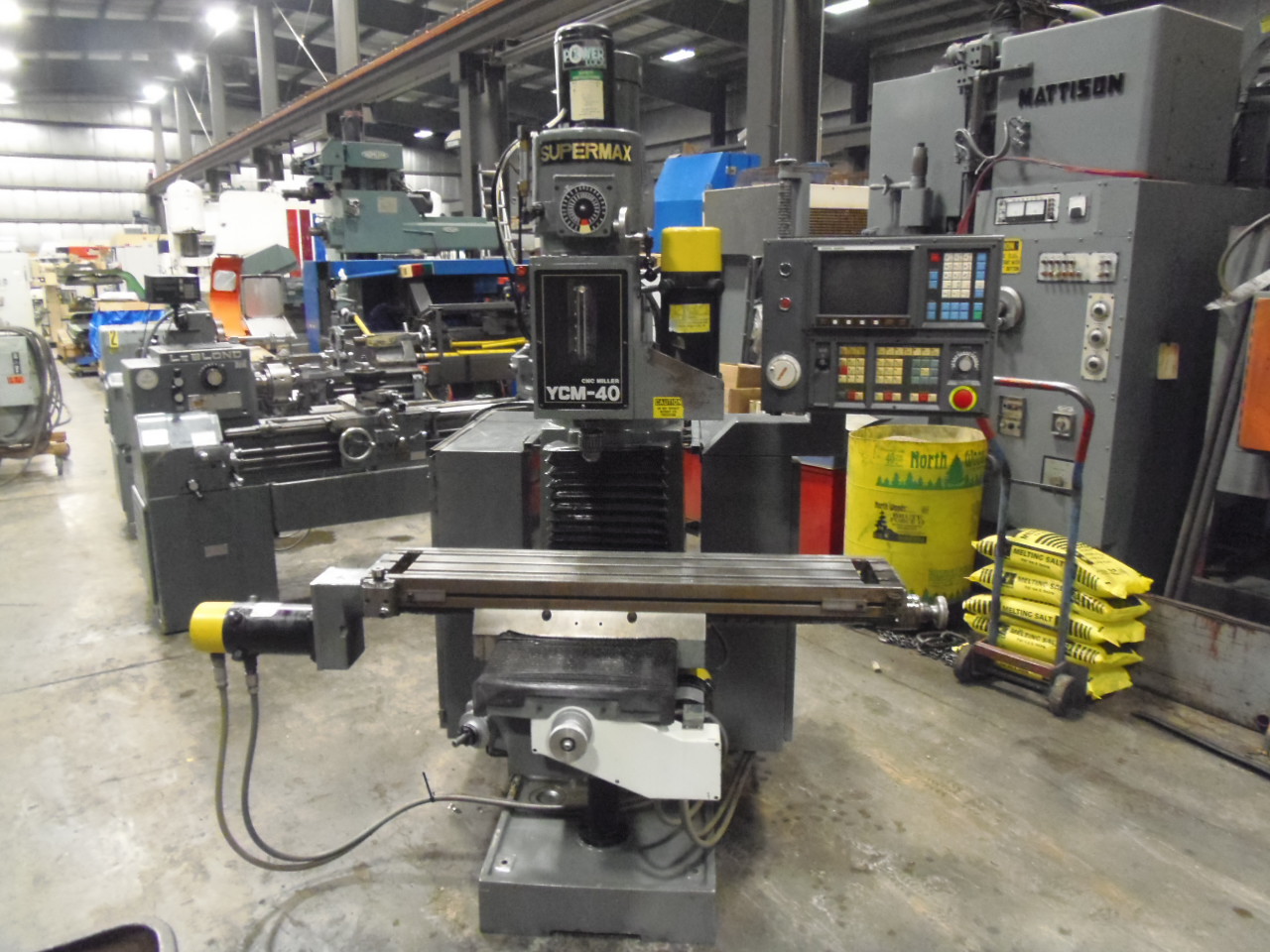 SUPERMAX YCM-40, CNC VERTICAL MILL, 3 AXIS, FANUC 0, POWER DRAW BAR, 30 TAPER,1995