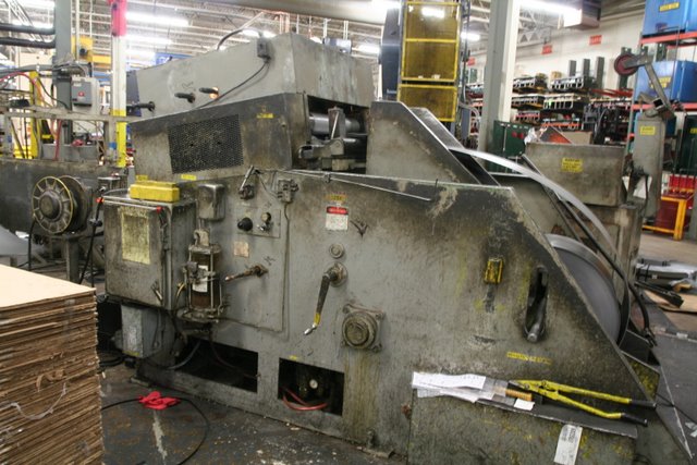 30,000 lb  DALLAS CRADLE STRAIGHTENER COMBO, 36" WIDE SERVO FEEDER, 72" OD CAPACITY, 1981

