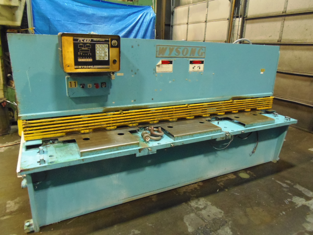 WYSONG 1/4" x 10' HYDRAULIC SHEAR, WYSONG PC 100 CONTROL, FRONT/REAR GAUGING, 13" THROAT DEPTH, 13 HOLD DOWNS, 1989 