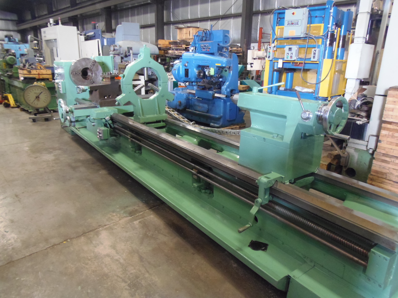 39.3 X 196 SARO ENGINE LATHE, MODEL SPA1000X5000, 25 INCH 3 - J, 16 IN. STEADY, TAPER, INCH/METRIC THREADING, GAP, TAILSTOCK