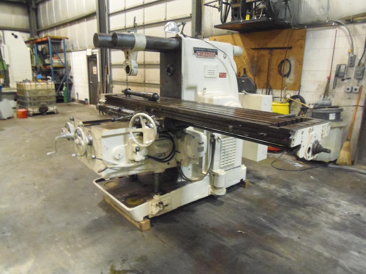 KEARNEY & TRECKER 550-TF20, K & T, 50 HP, 19 X 96 TABLE, RAPIDS, 50 TAPER, AUTOCYCLE, 1969, RUNS GREAT