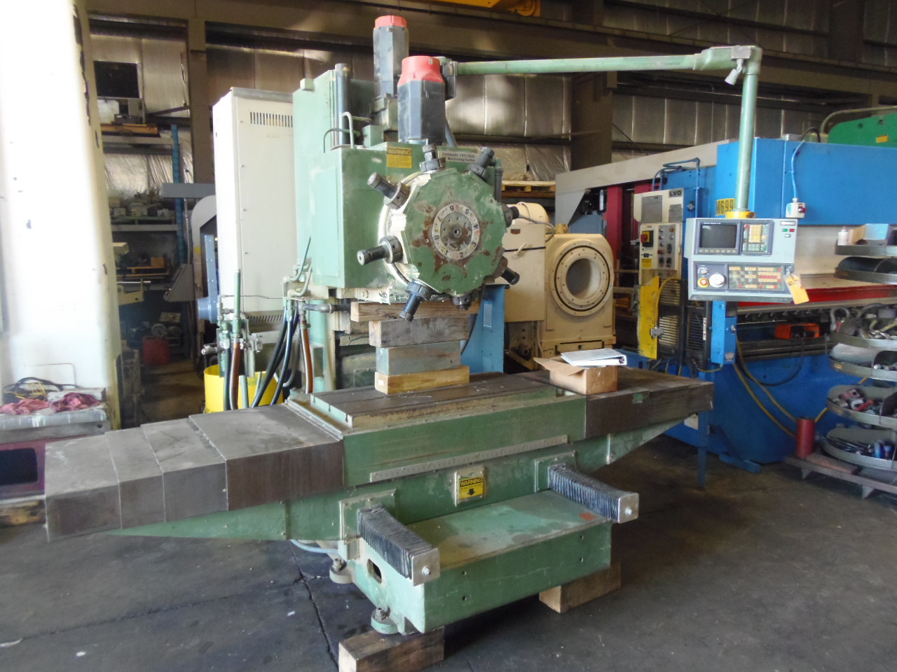 CINCINNATI 7VT-1000 CINTIMATIC VMC, 8 TOOLS, 44" x 20" TABLE, FANUC O-M CONTROL