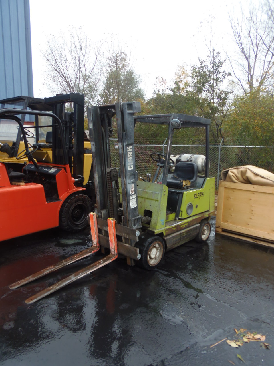 4000 LB. CLARK PROPANE FORK LIFT, MODEL GCS 20MC, 48" FORKS, 36" SPREAD