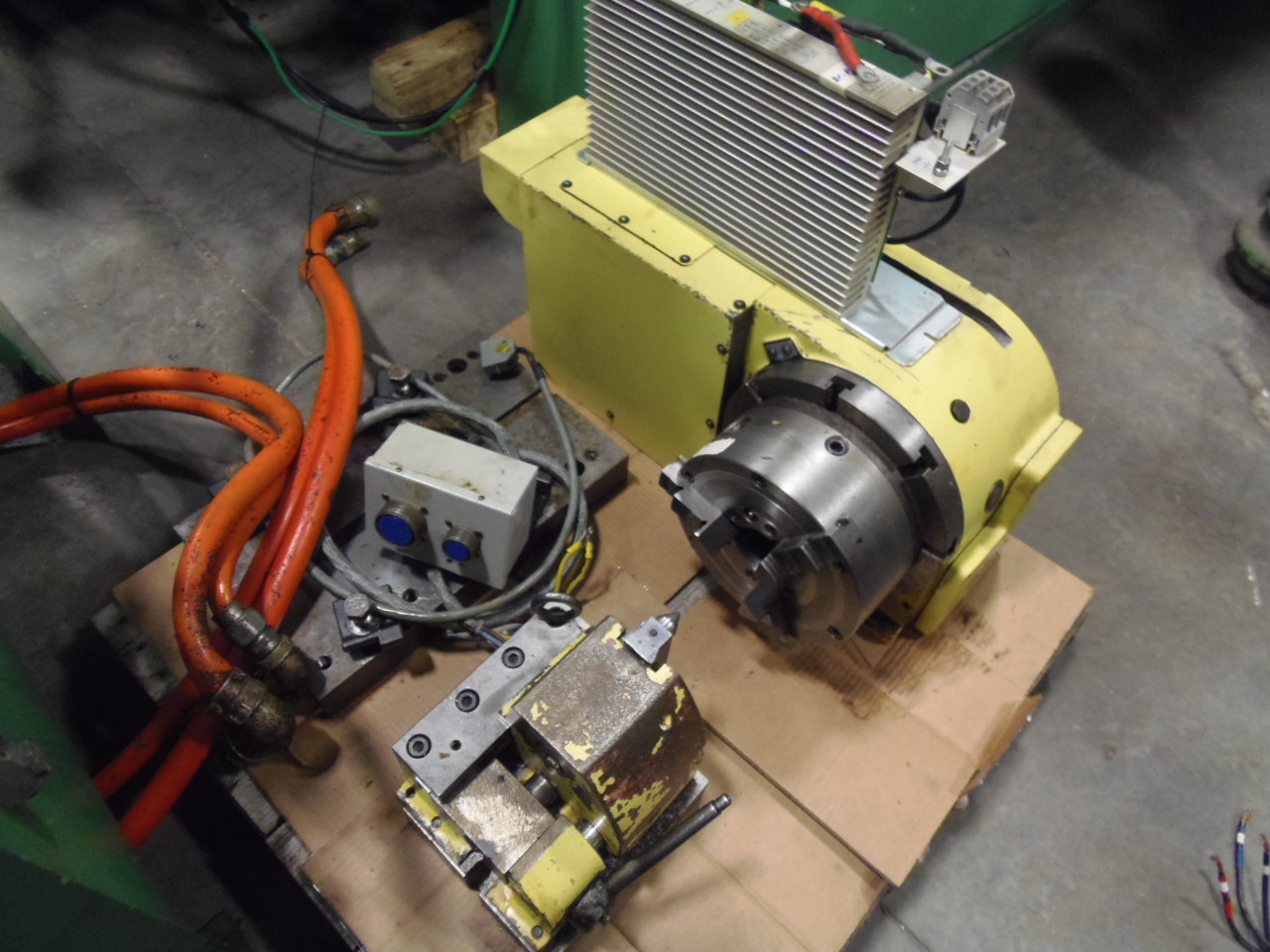 NIKKEN ROTARY TABLE, MODEL CNC-250-LF, TAILSTOCK, 4TH AXIS DRIVE, 8" 3-JAW CHUCK, 1993