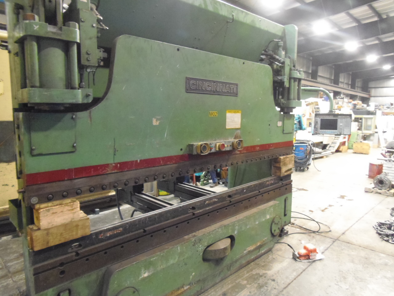 175 TON x 12' CINCINNATI AUTOFORM, MODEL 175-AF x 10 HYDRAULIC PRESS BRAKE, 10'6" BTWN, 40"-  6 AXIS BACKGAUGE, 8" POWER R-AXIS, POWER CLAMPING, AUTO CROWNING, FLUSH FLOOR, 1991