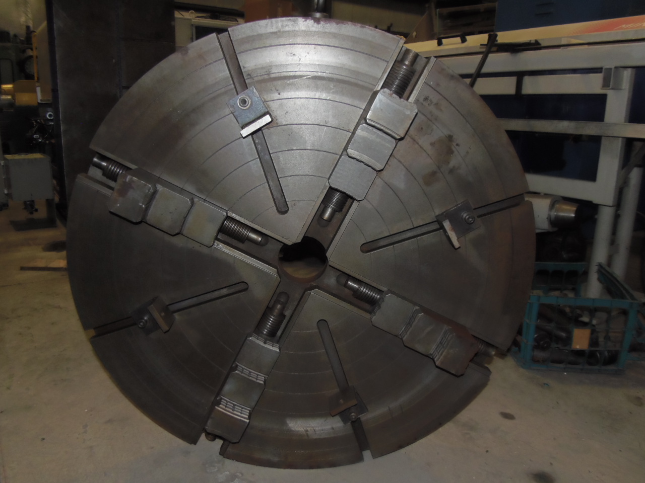 39" CHUCK, MANUAL, 4-JAW, 4" THRU HOLE, D1-11, T-SLOTS, CAST STEEL
