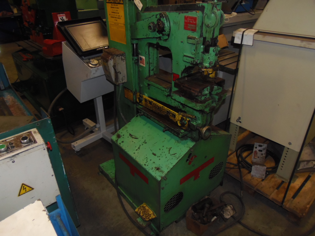 UNI-HYDRO IRONWORKER 42-14, 42 TON, 14" FLAT BAR