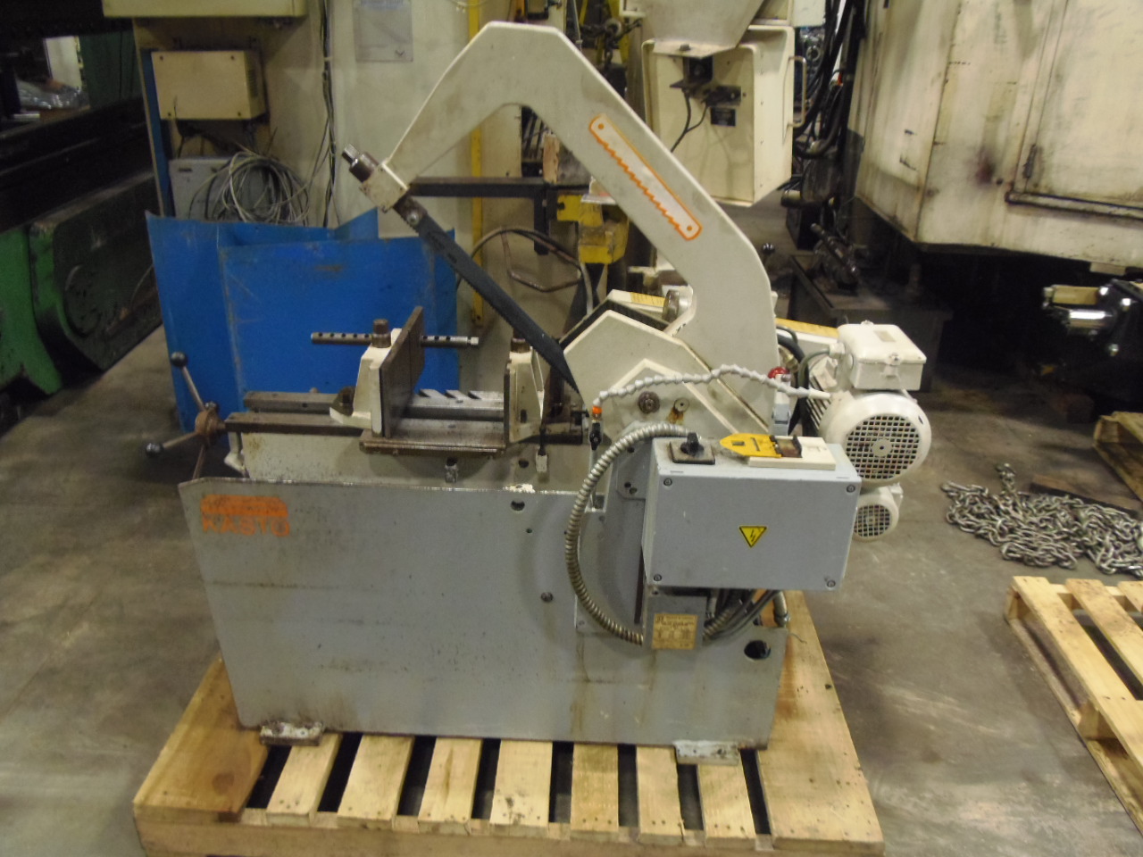 8.25" X 8.25" KASTO HACK SAW, MODEL PSB 250 U, 10" ROUND, 36 TO 111 FT/MIN CUTTING SPEED, 1992