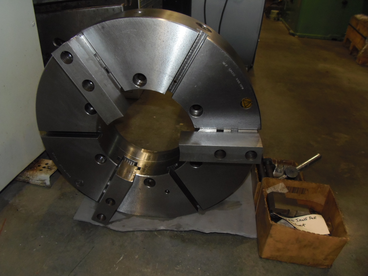 24" PRATT & BURNERD 3-JAW CHUCK, 2433-215EX, MANUAL, 11" HOLE, A2-15, 800 RPM