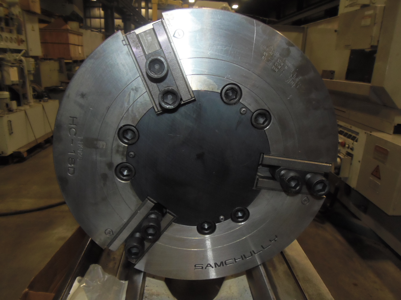 18" SAMCHULLY 3 JAW HYDRAULIC CHUCK, MODEL HC-18D, A2-11, UNUSED