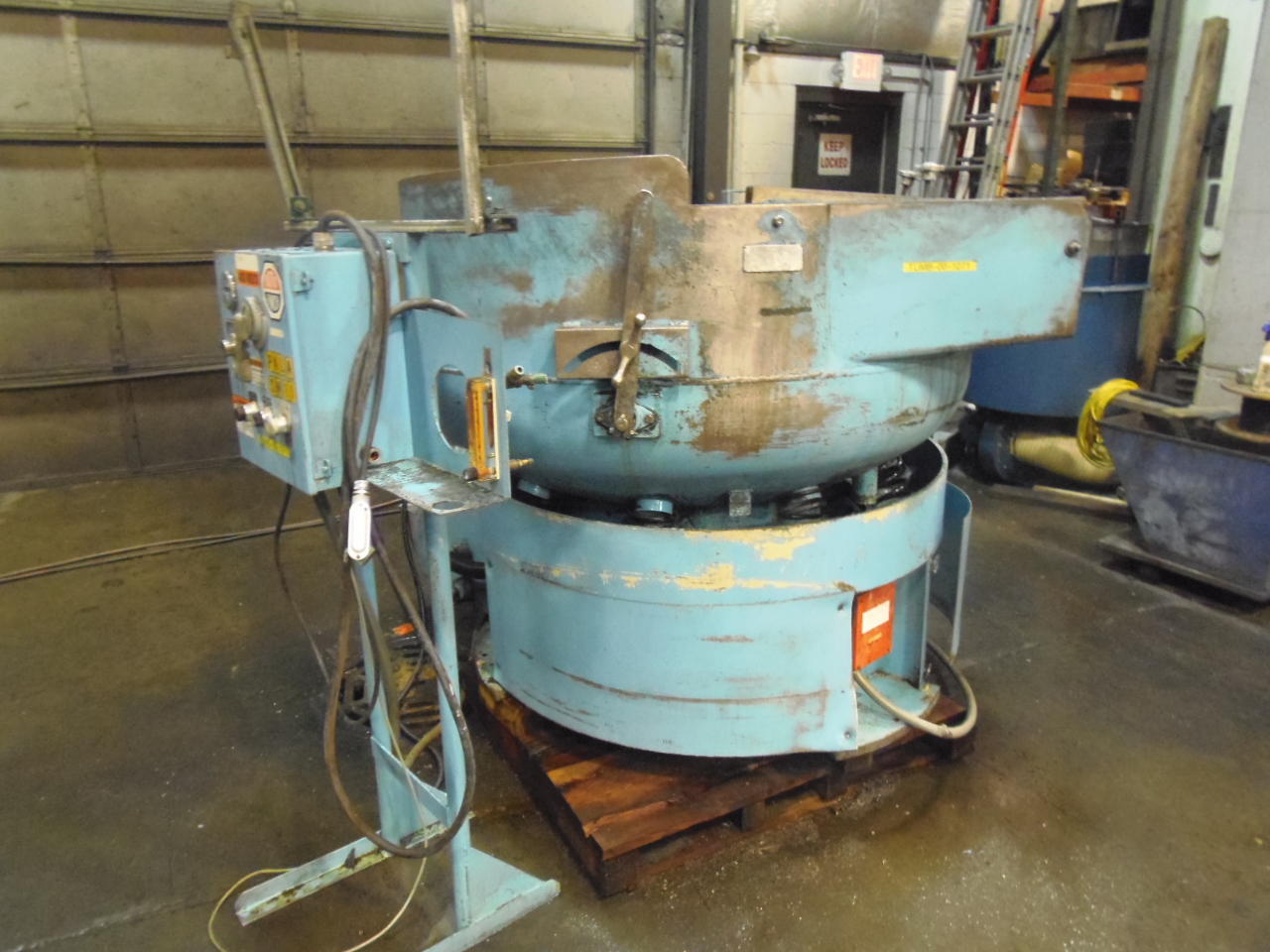 10 CU FT. ROTO-FINISH BOWL TYPE VIBRATORY, MODEL ER-1011