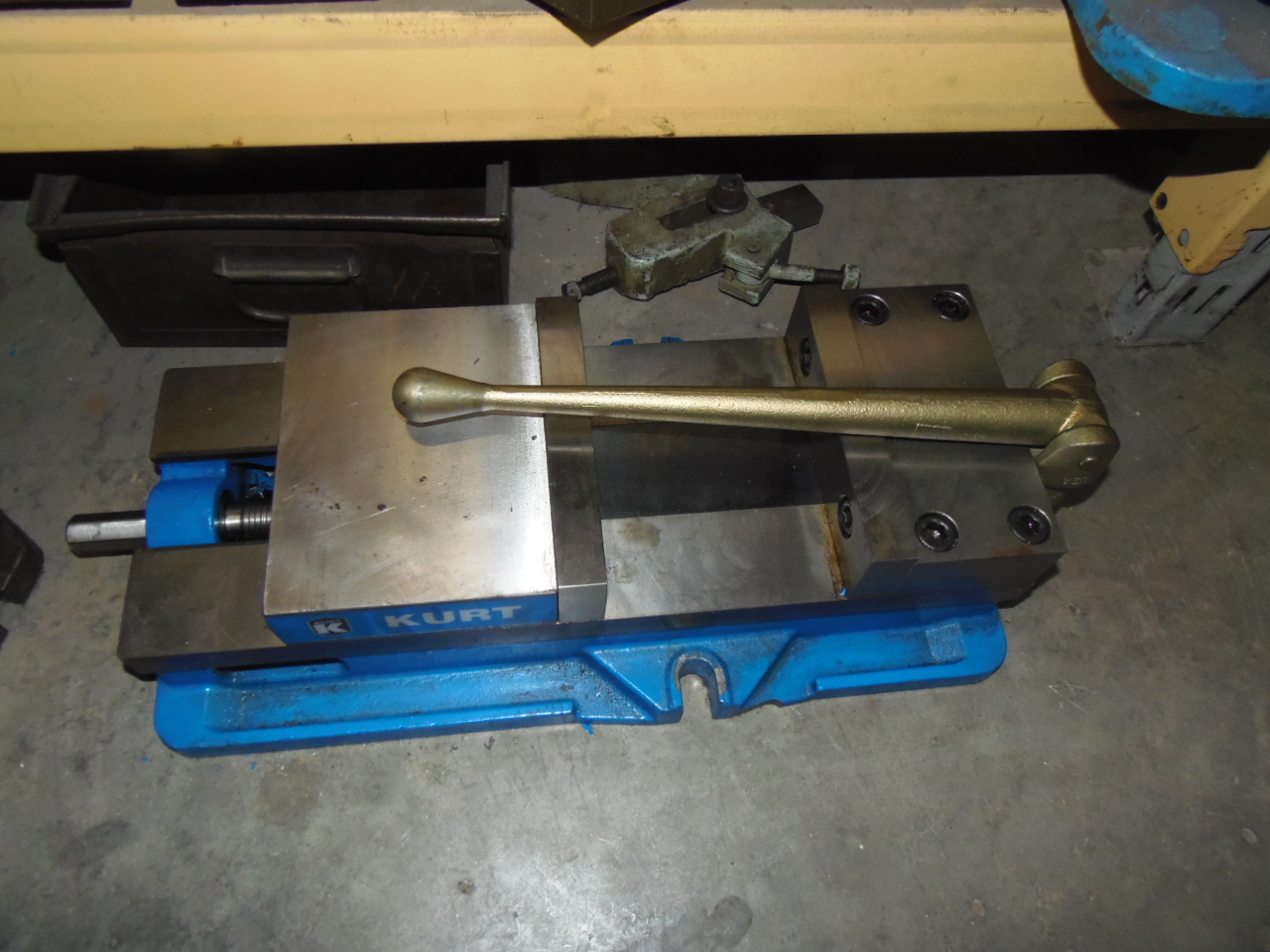 8" KURT VISE, ANGLOCK, MODEL D810, 10" OPEN CAPACITY, UNUSED